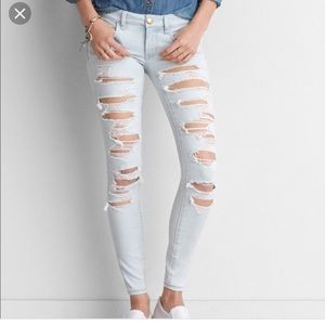 A/e light washed very distressed skinny jeans